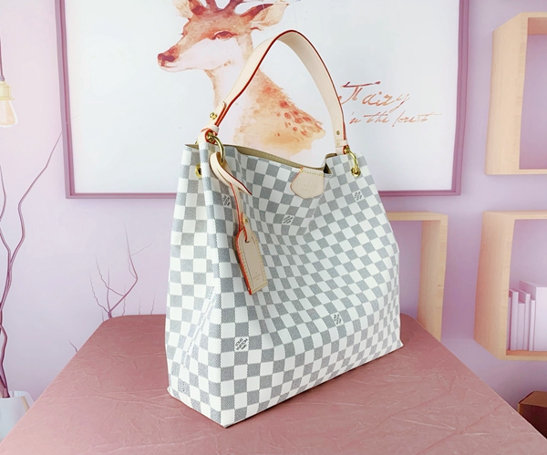 ルイヴィトンバッグ側面デザイン